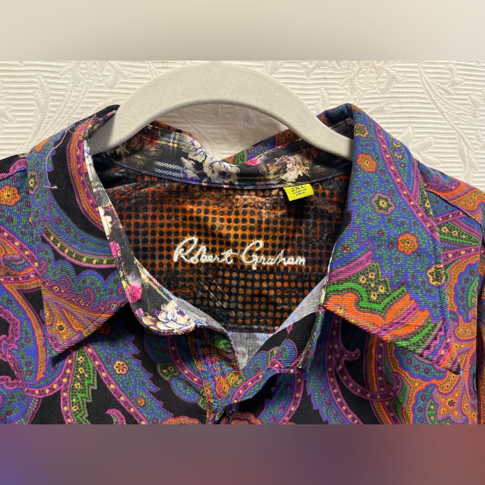 NWT Robert Graham Button Down NWT - image 3